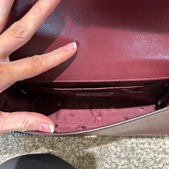 NWOT Maroon, Kate Spade New York

CARSON CONVERTIBLE CROSSBODY - Picture 6 of 13